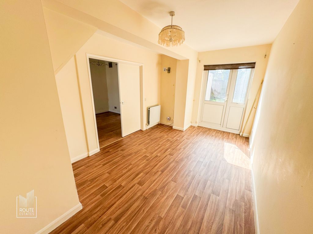 Property photo 1 of 13 Photo 10