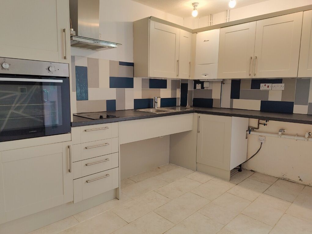 Property photo 3 of 11 108 Lettings