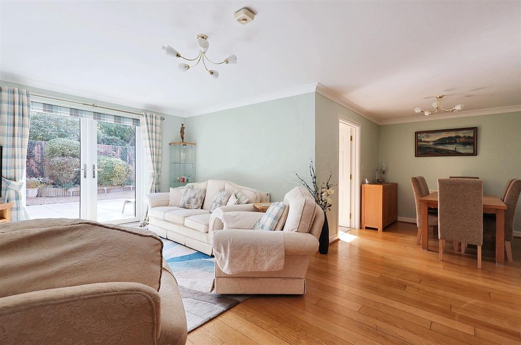 Property photo 3 of 20 Marshall Close Calverton, Nottingham, Ng14 6Re