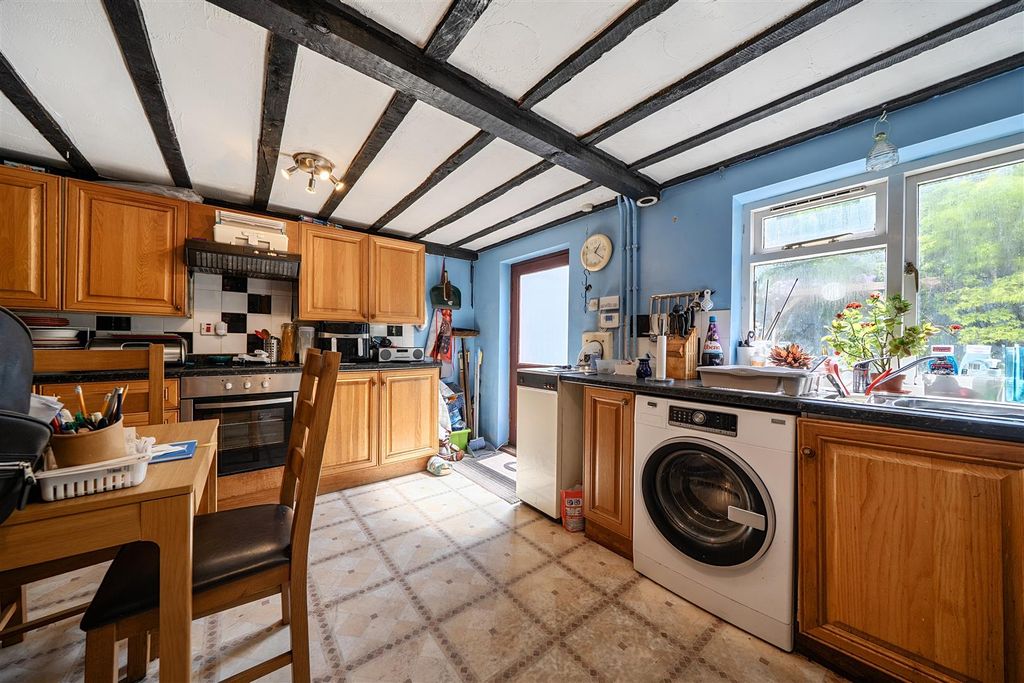 Property photo 3 of 24 Kitchen/Breakfast Room