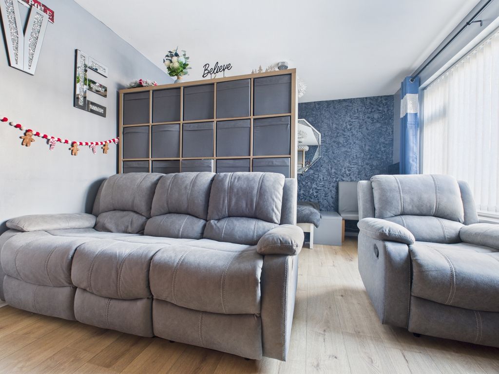 Property photo 2 of 23 Cam03729G0-Pr0198-Still004