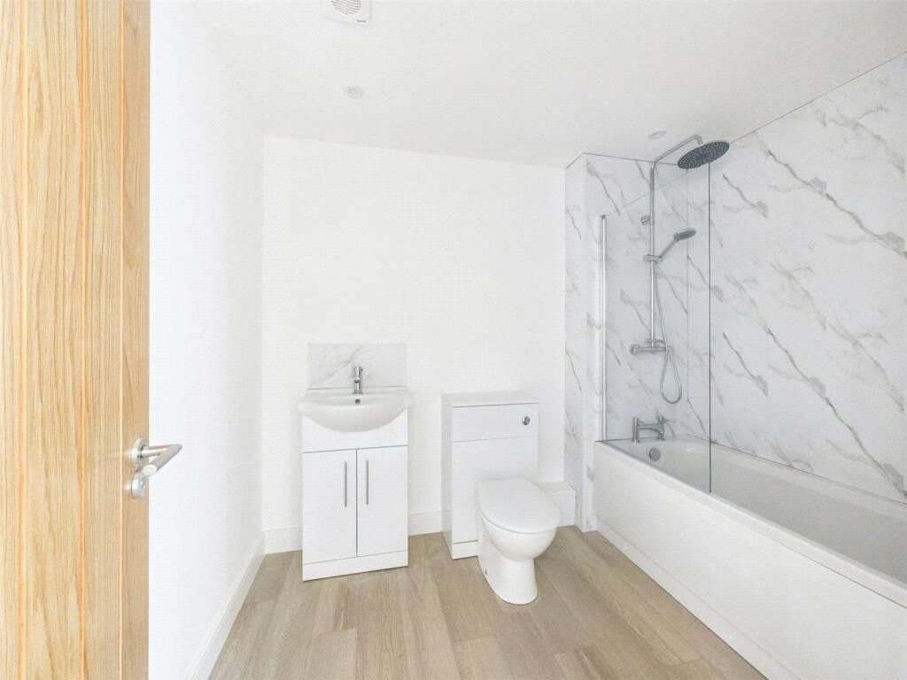 Property photo 3 of 4 Picture No. 04