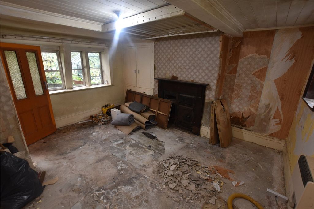 Property photo 2 of 11 Picture No. 15