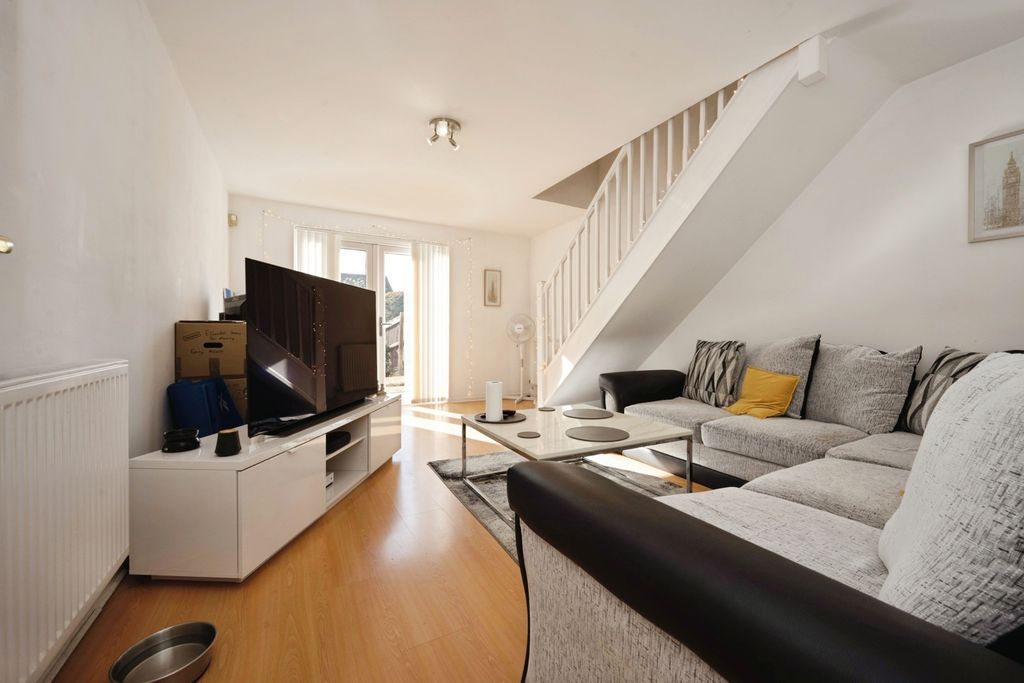 Property photo 3 of 20 Pbox-Img.Jpg