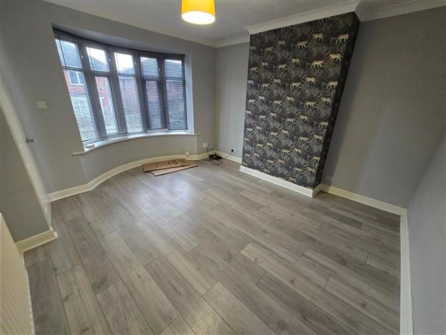 Property photo 3 of 7 Living Room