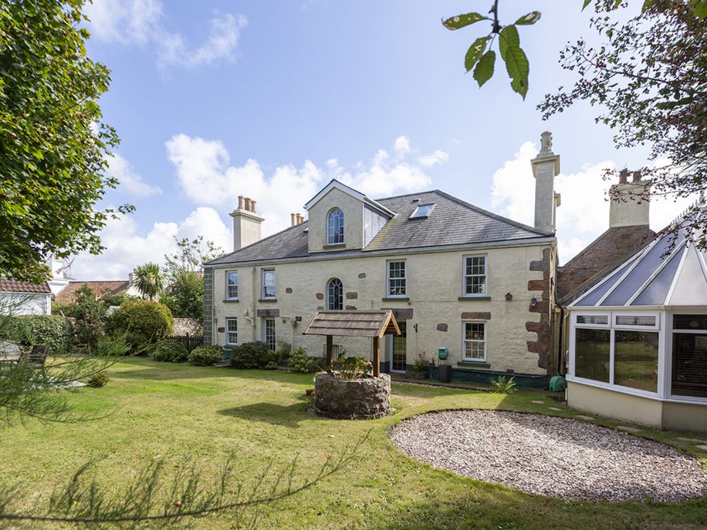 Property photo 2 of 15