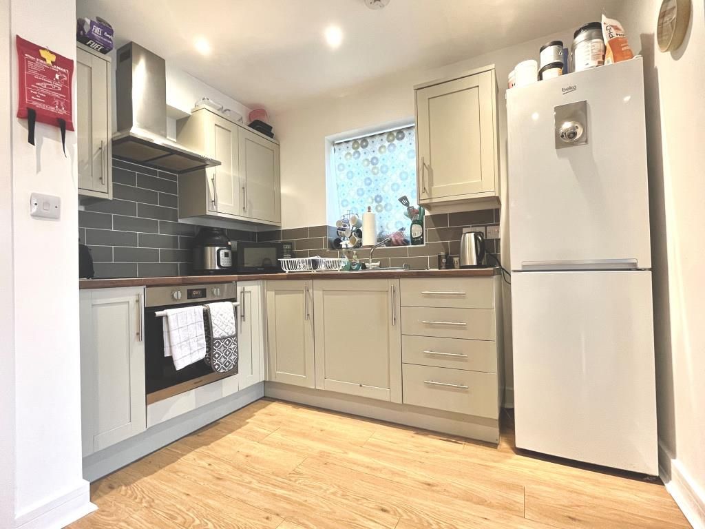 Property photo 2 of 6 Kitchen