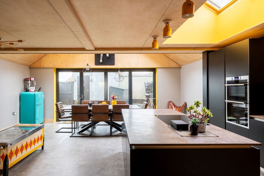 Property photo 3 of 14