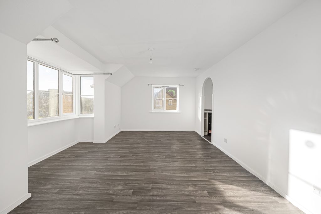 Property photo 3 of 8 Photo 3