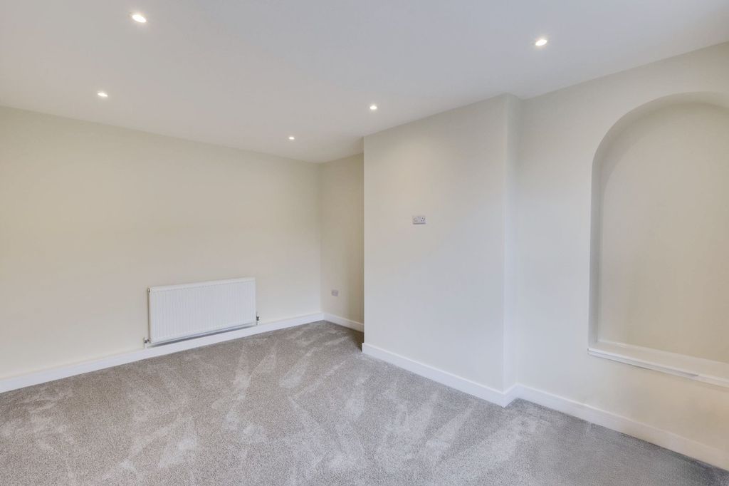 Property photo 3 of 16 Picture No. 22