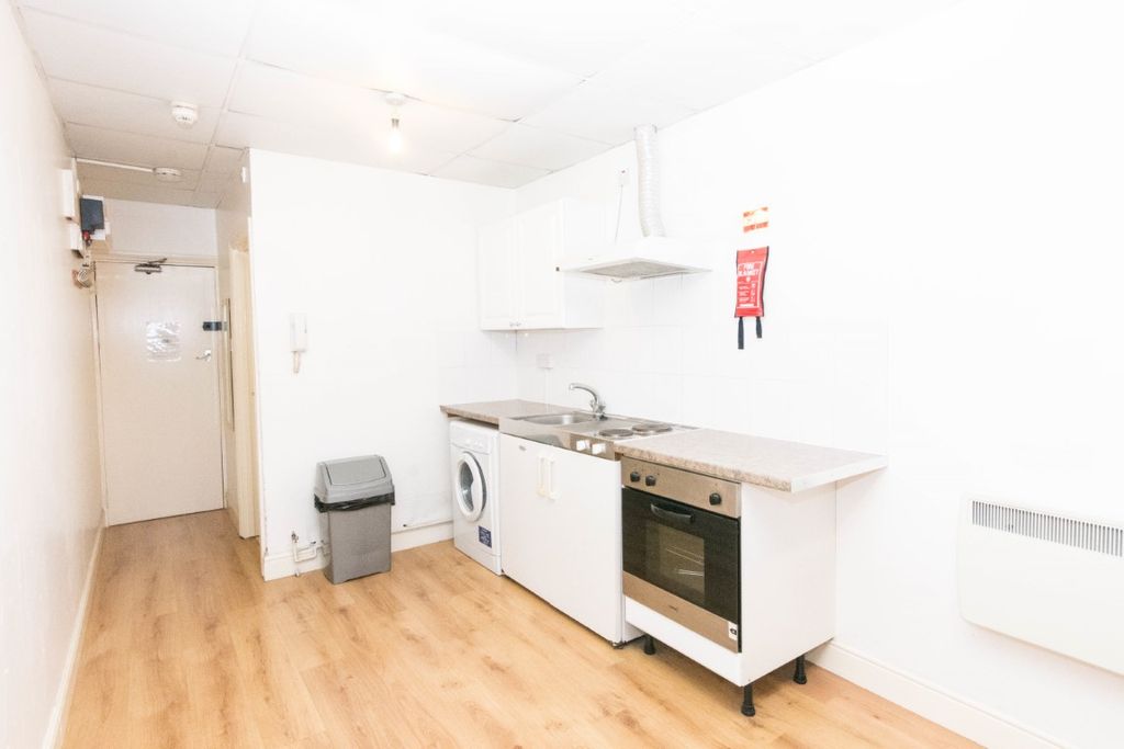 Property photo 1 of 3