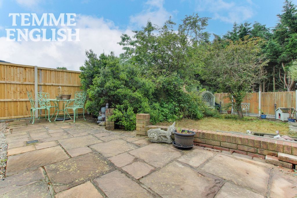 Property photo 2 of 21