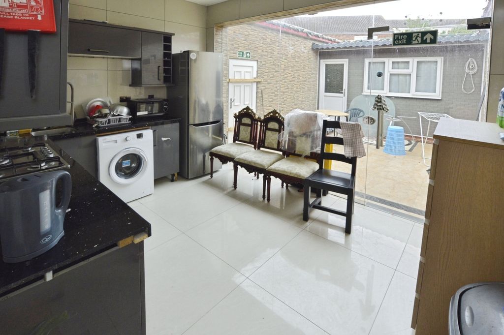 Property photo 3 of 19 Pbox-Img.Jpg