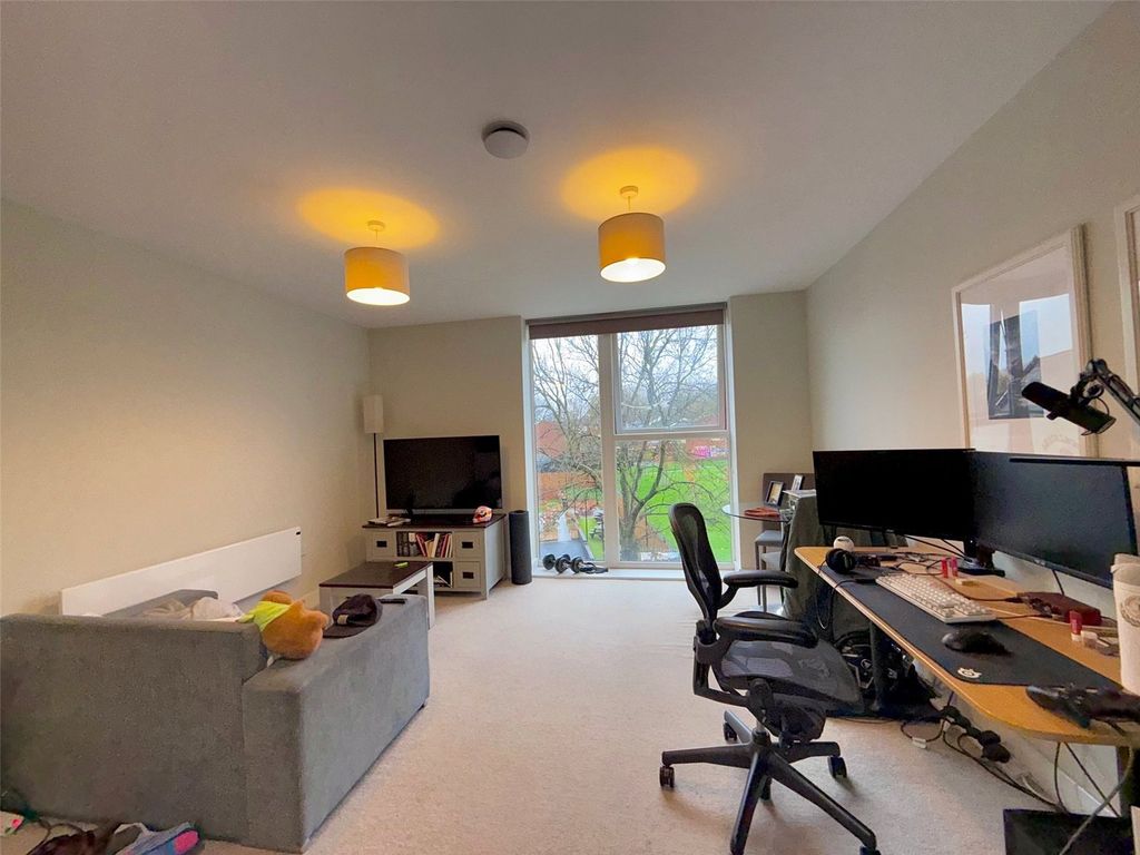 Property photo 2 of 7 Lounge