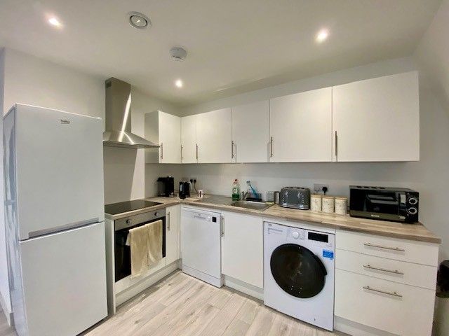 Property photo 3 of 5 Kitchen