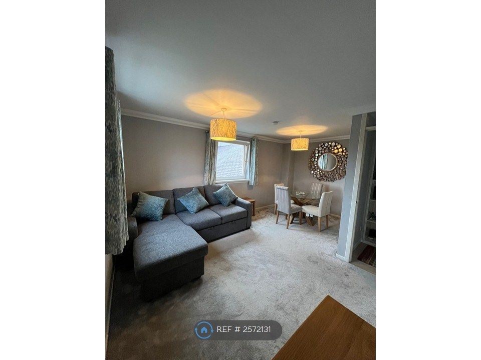 Property photo 2 of 12 Living/Dining Room