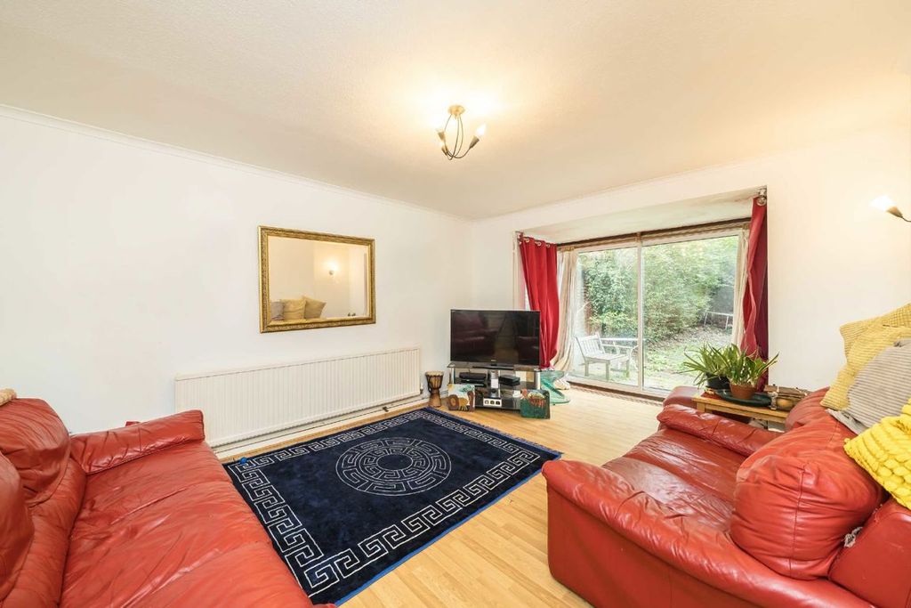 Property photo 2 of 5