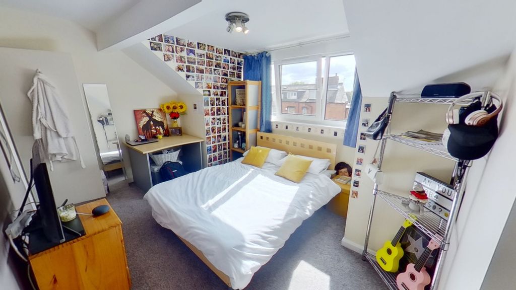 Property photo 3 of 10 Broomfield-Terrace-03302022112234