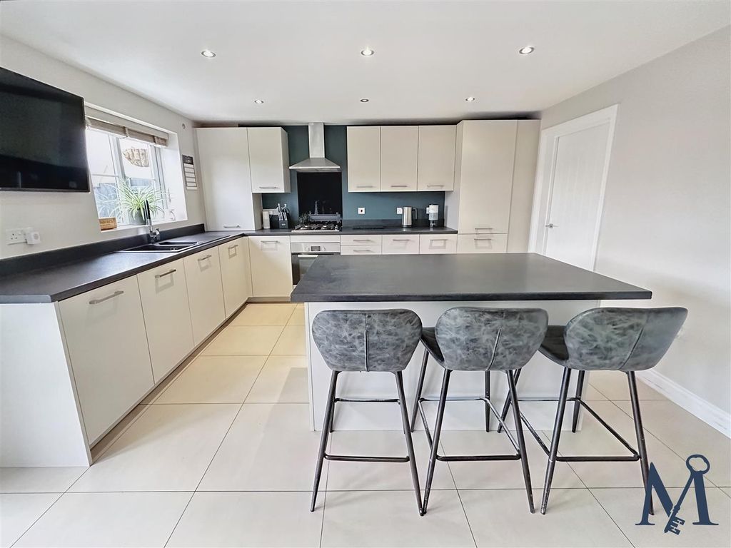 Property photo 3 of 22 Kitchen Diner