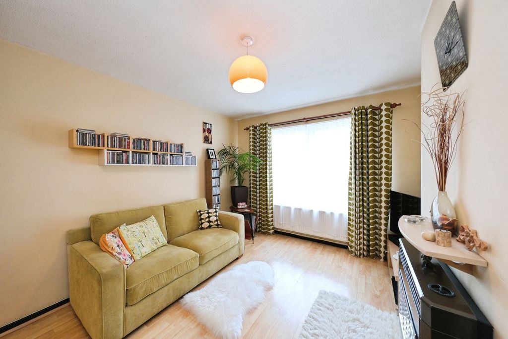 Property photo 2 of 17 Pbox-Img.Jpg
