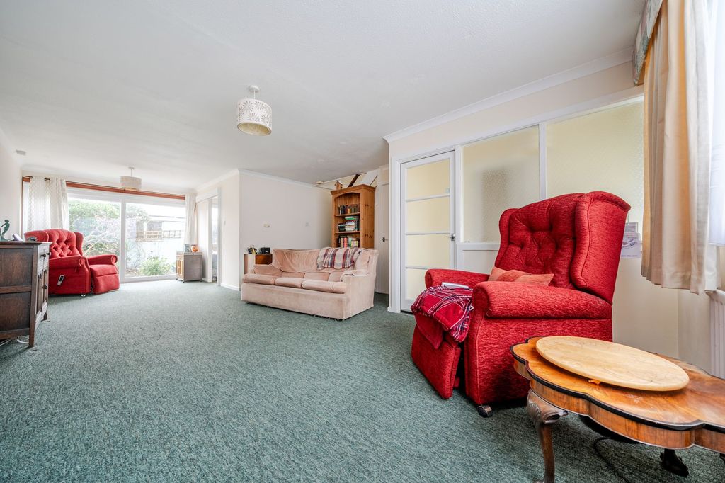 Property photo 3 of 13 Living Room/ Dining Room