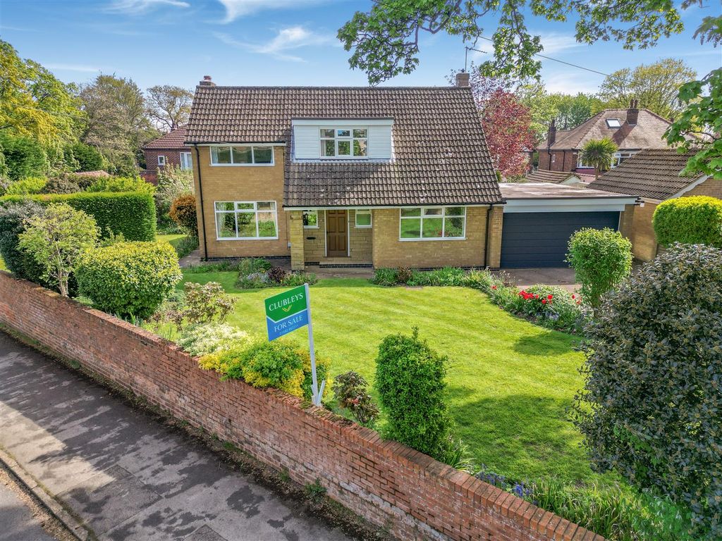 Property photo 1 of 23 22 Station Lane11.Jpg