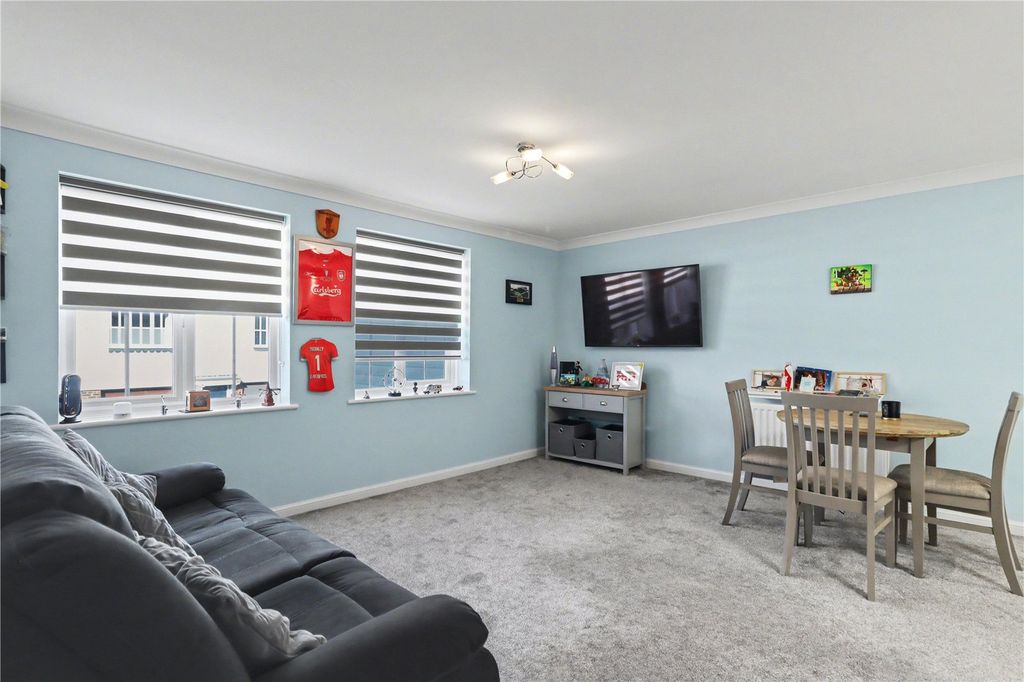 Property photo 3 of 9 Living Room