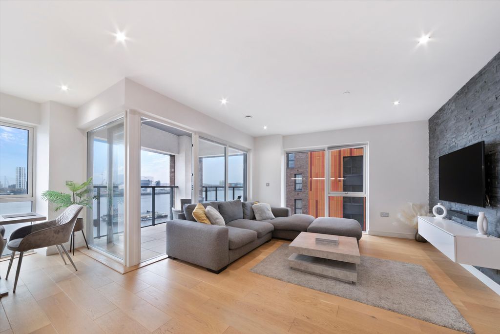 Property photo 2 of 12 Image