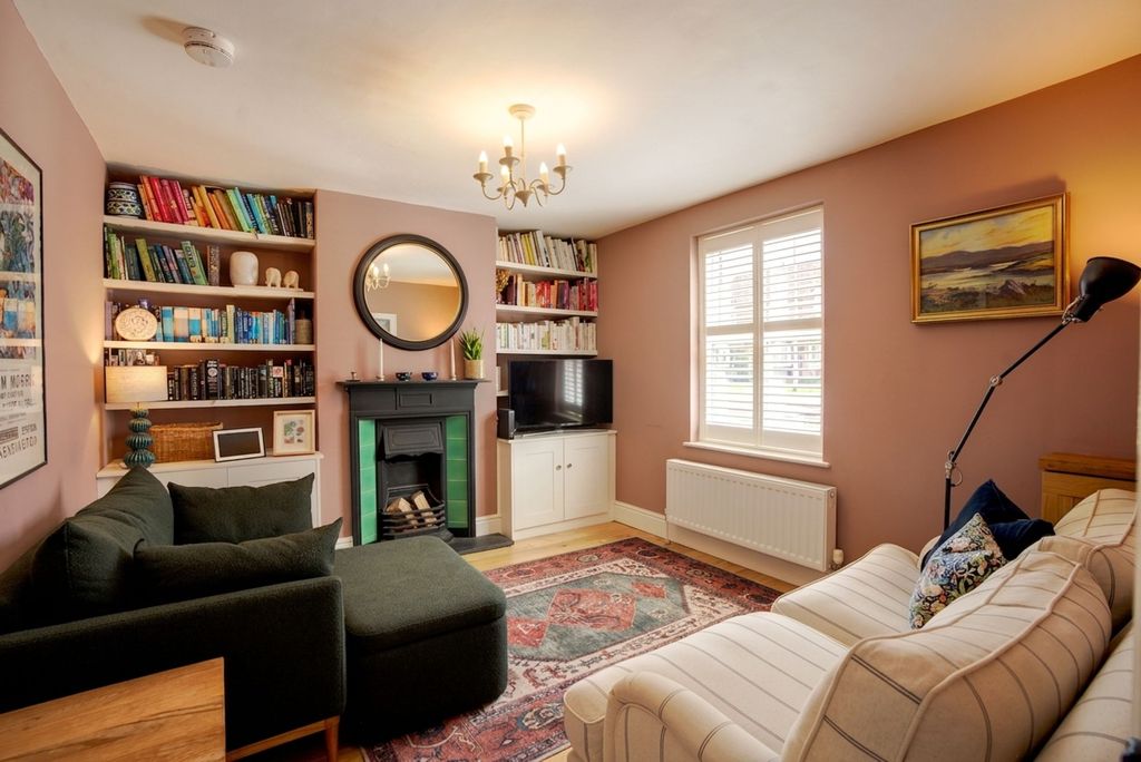 Property photo 2 of 19