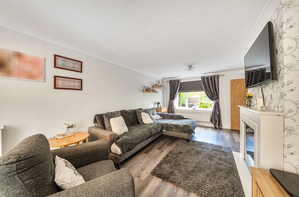 Property photo 3 of 21 1457991-33-6A0A1c...