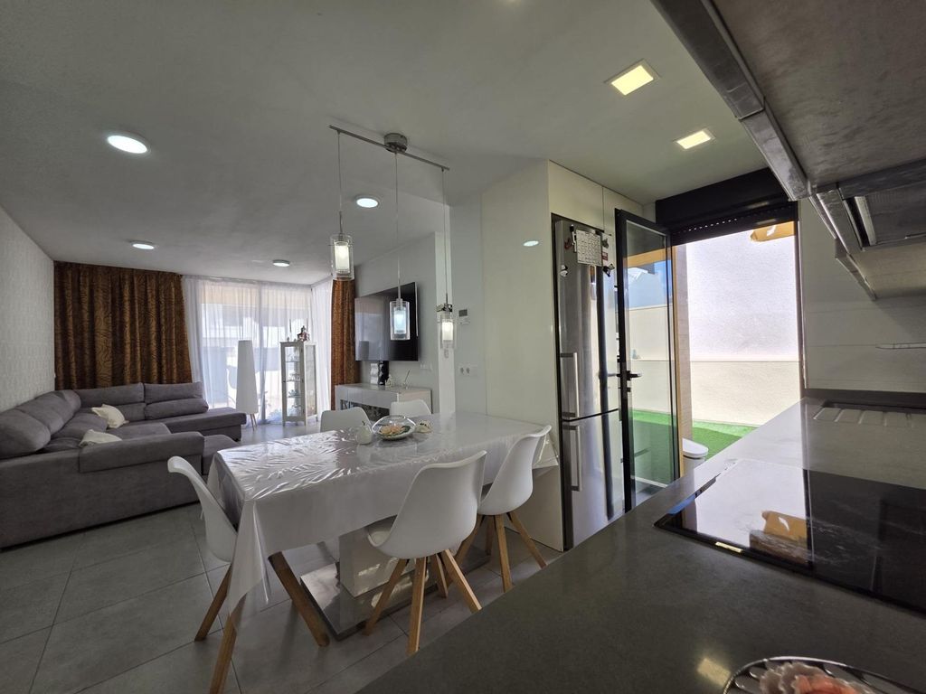 Property photo 1 of 50