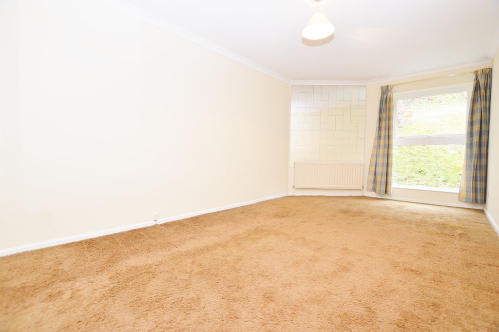 Property photo 3 of 6 Photo 2