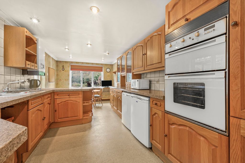 Property photo 3 of 14