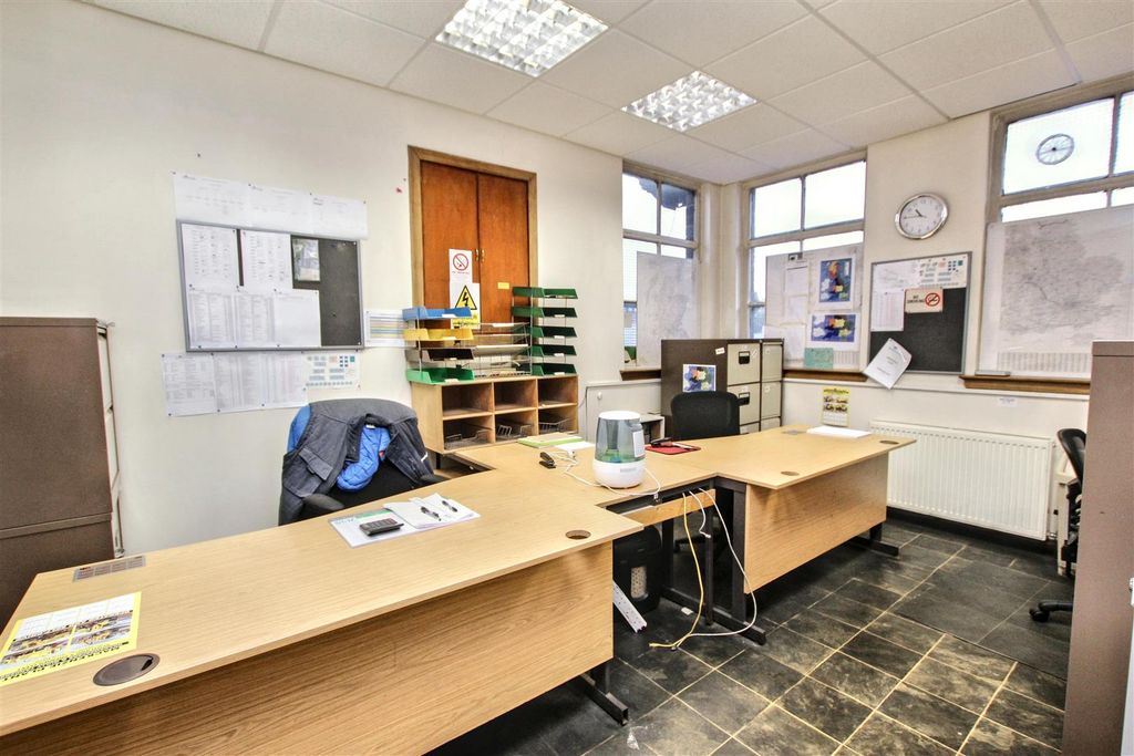 Property photo 2 of 16 2