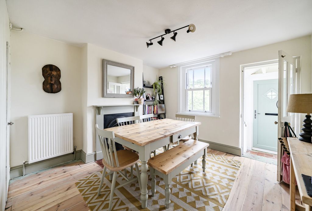 Property photo 2 of 26 1482970-13-6A4240...