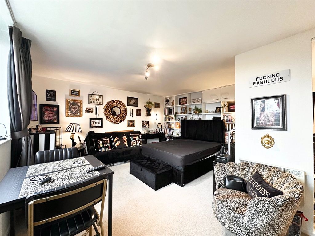 Property photo 3 of 12 Picture No. 12