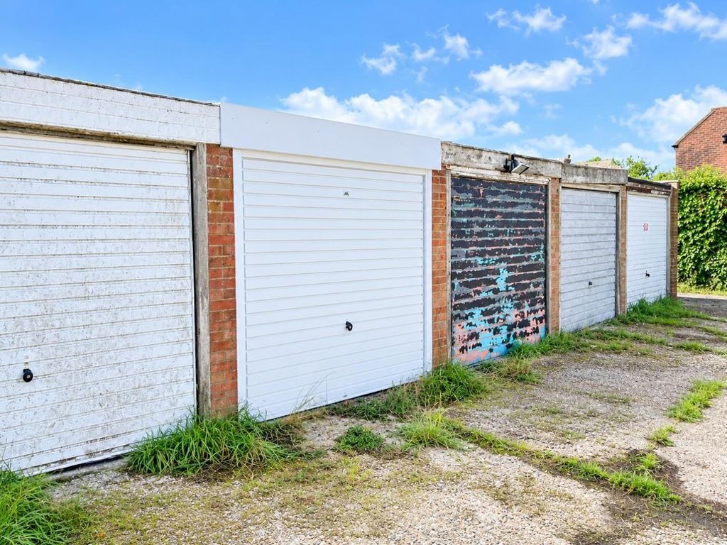 Property photo 2 of 3 Bright 2.Jpg