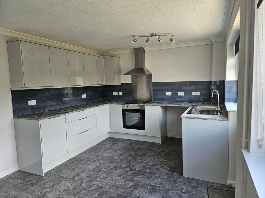 Property photo 3 of 10 Kitchen/Breakfast Room