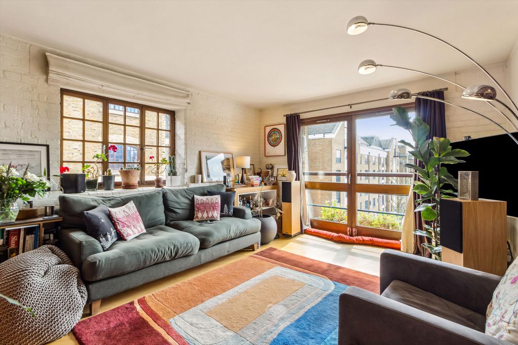 Property photo 1 of 13 Image