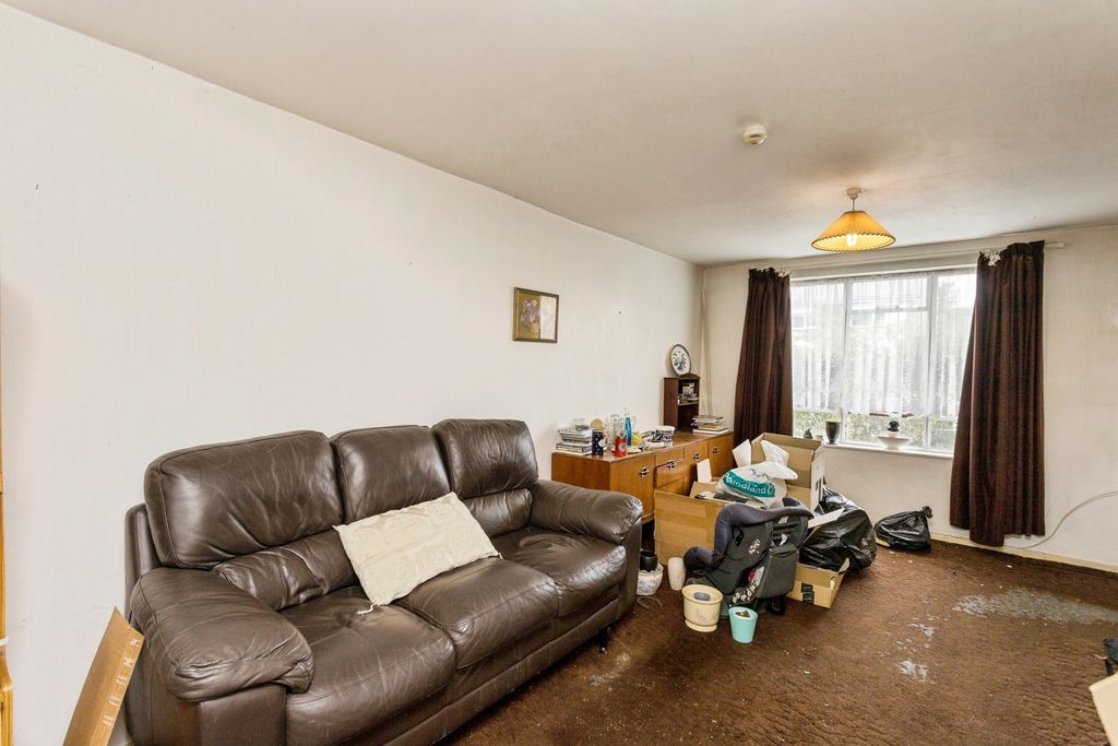 Property photo 2 of 17 Photo