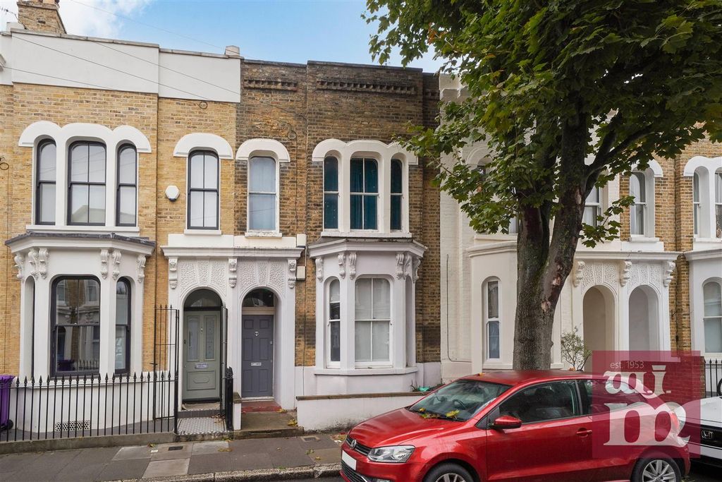 Property photo 1 of 12 Antill Road