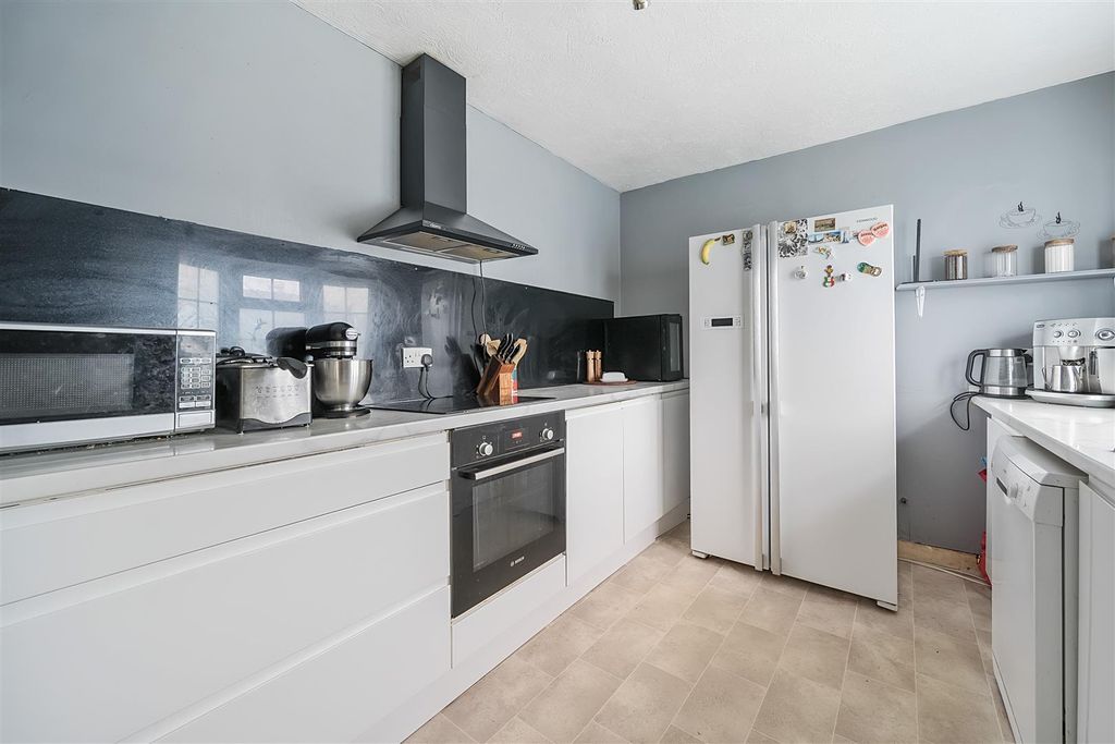Property photo 2 of 21 For Sale By Aspire Residential | Ashacre Lane