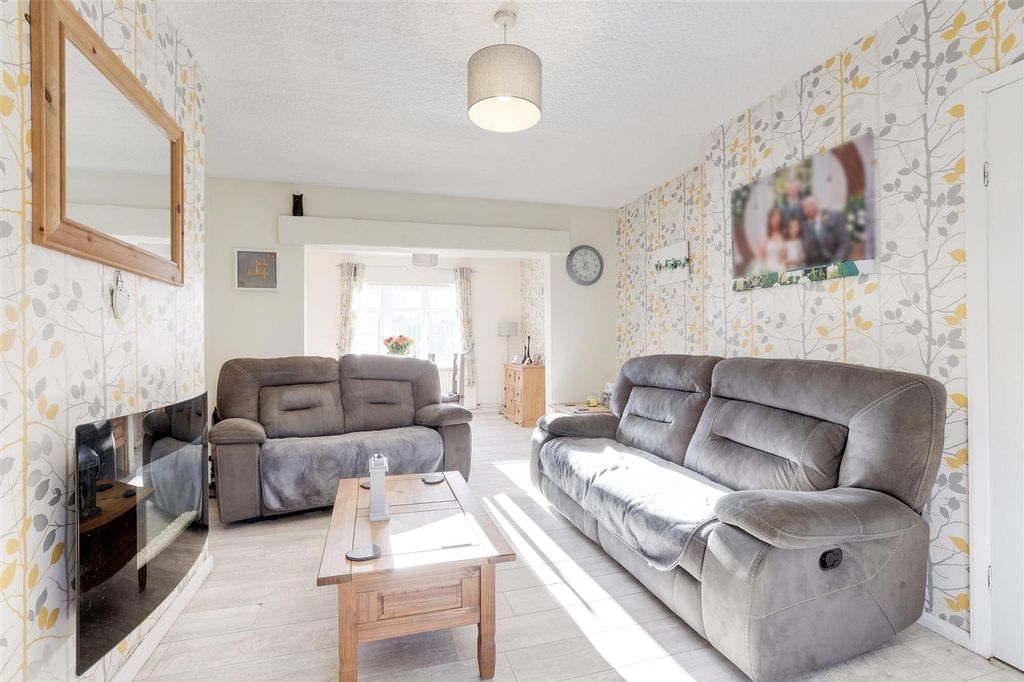 Property photo 2 of 19