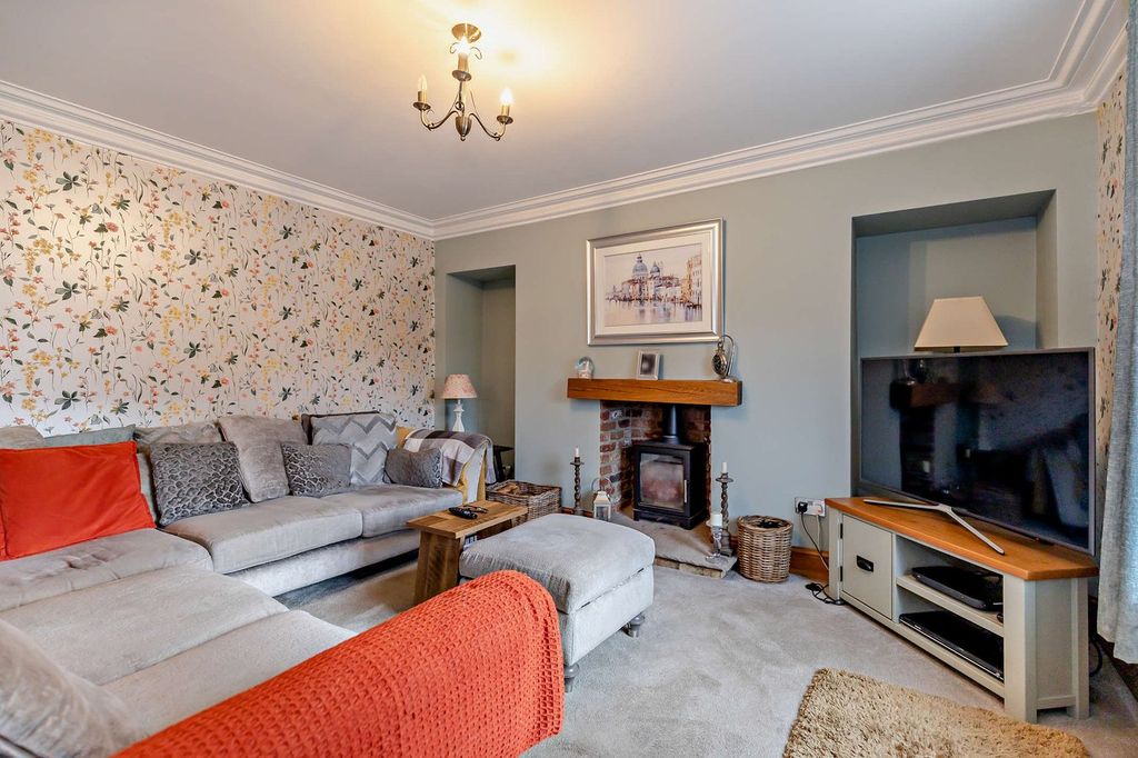 Property photo 2 of 34