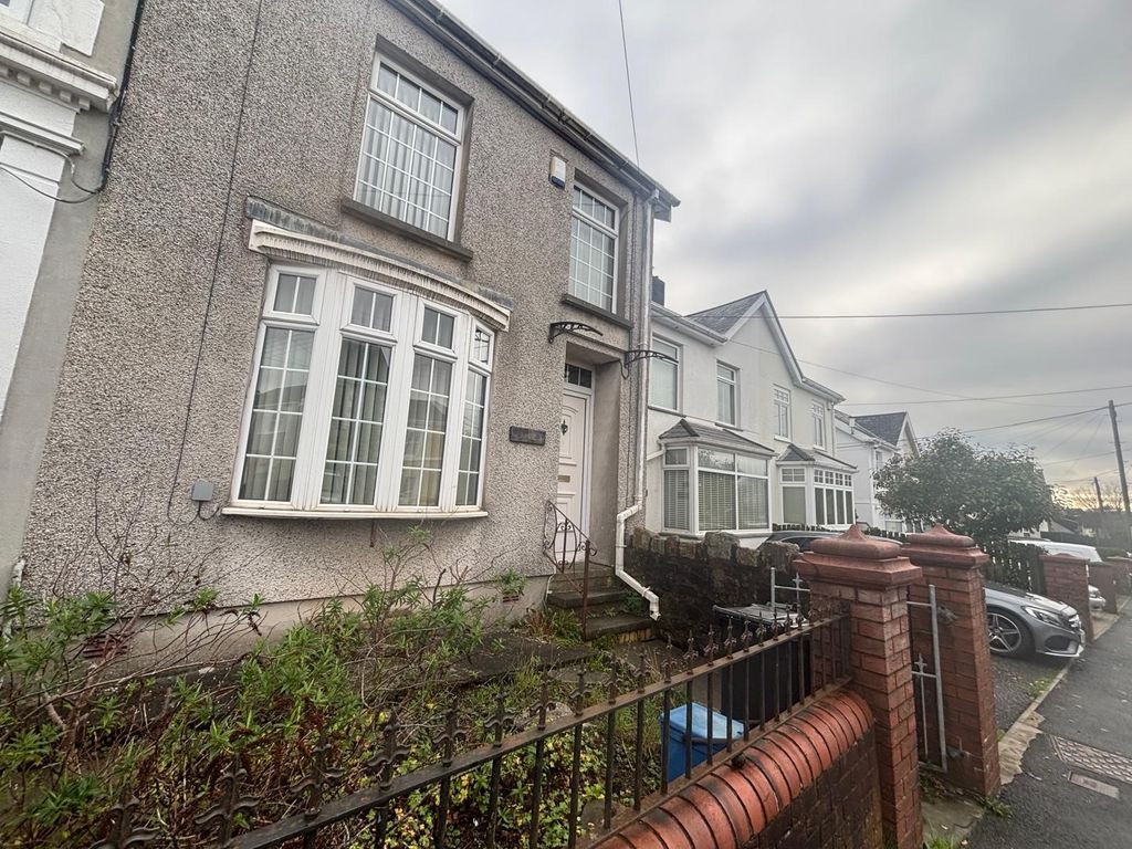 Property photo 2 of 23