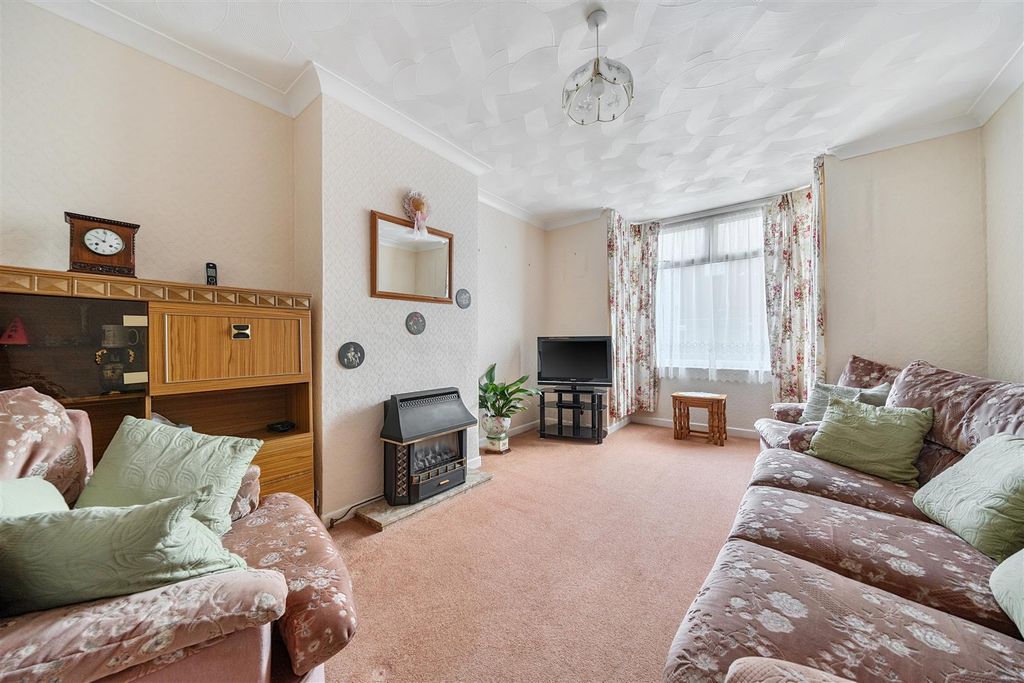 Property photo 3 of 15 Living Room