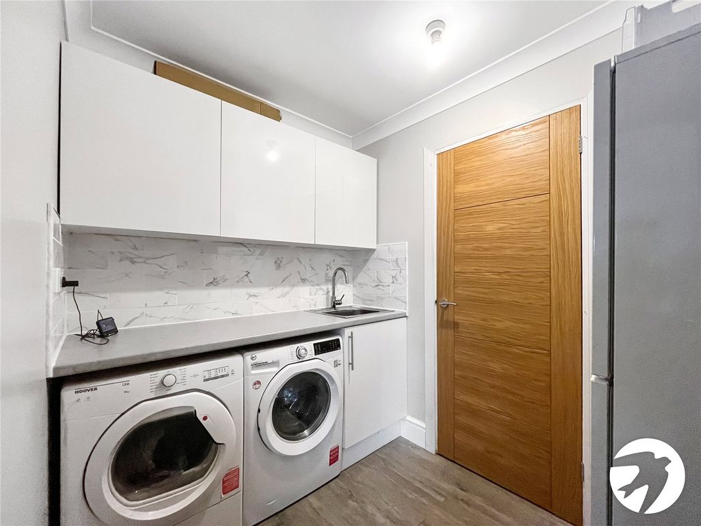 Property photo 3 of 17 Picture No. 25