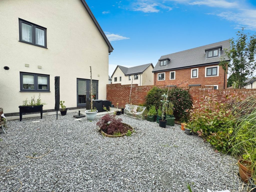 Property photo 3 of 32 4181875