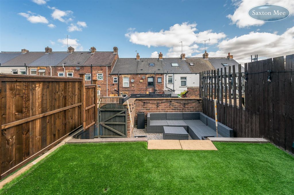 Property photo 2 of 23 Carr Rd - Garden 8795.Jpg