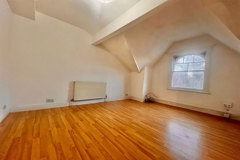 Property photo 1 of 5 (Main)